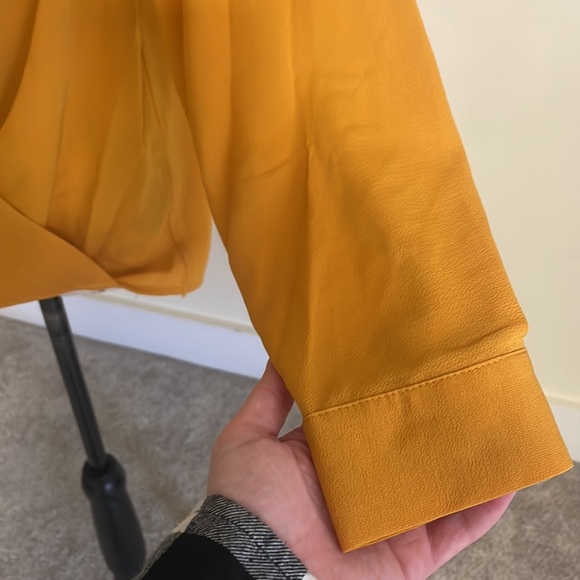 Host Pick! Zac and Rachel Petite Yellow Long Sleeve Button Down Top EUC SZ LP - Picture 2 of 7